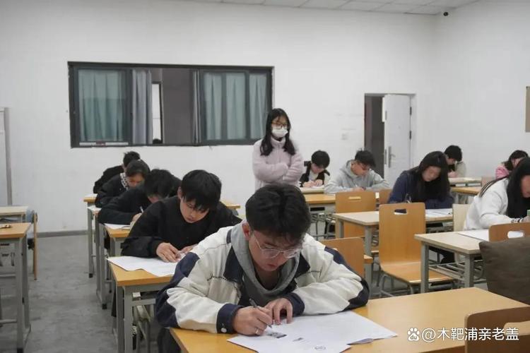 "少走弯路,精准上岸",学校提供 "全流程升学辅助服务"